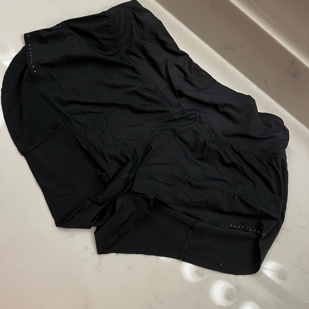 lululemon shorts size 6